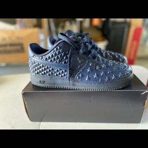 NIKE AIR FORCE 1 LV8 VT